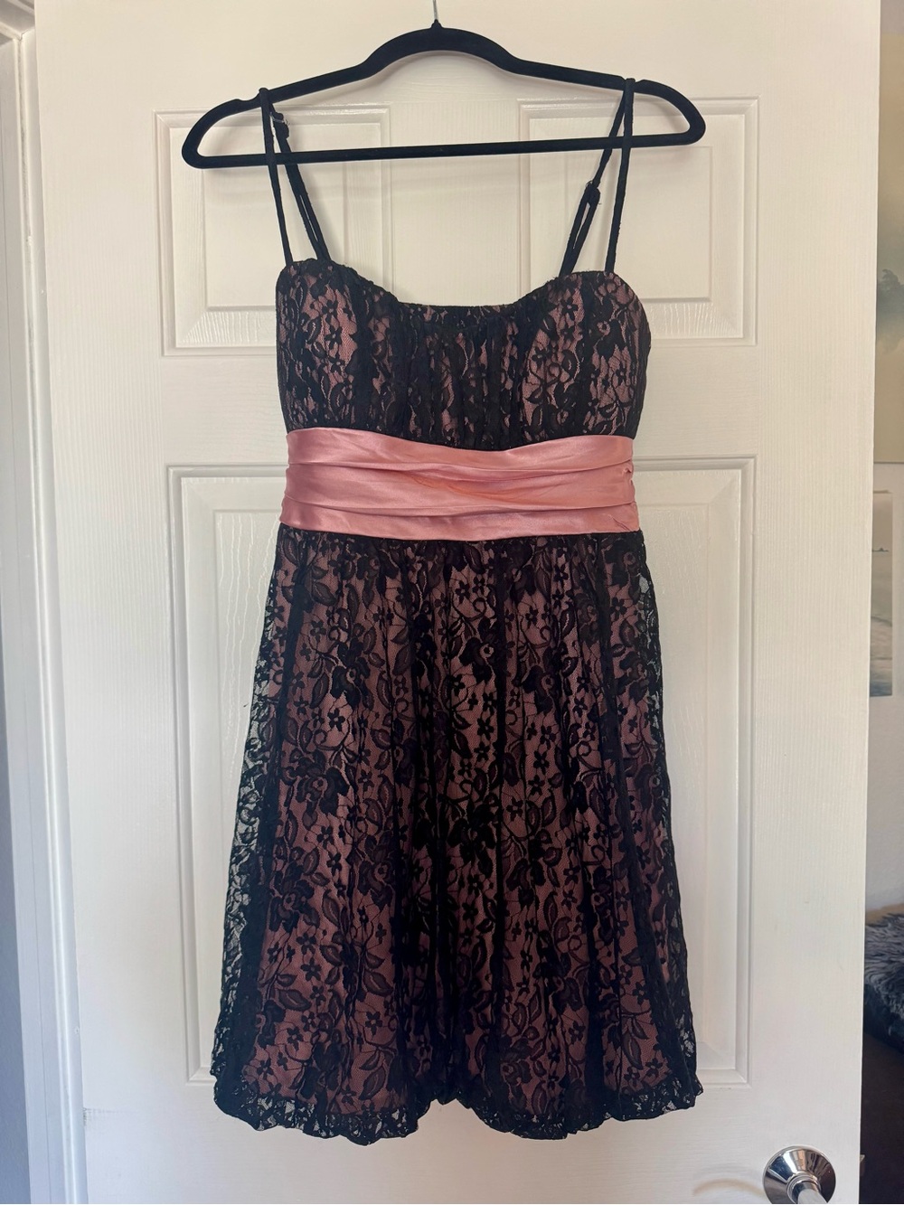 Women's Black Lace Overlay Pink Satin Waist Cocktail Dress. XL